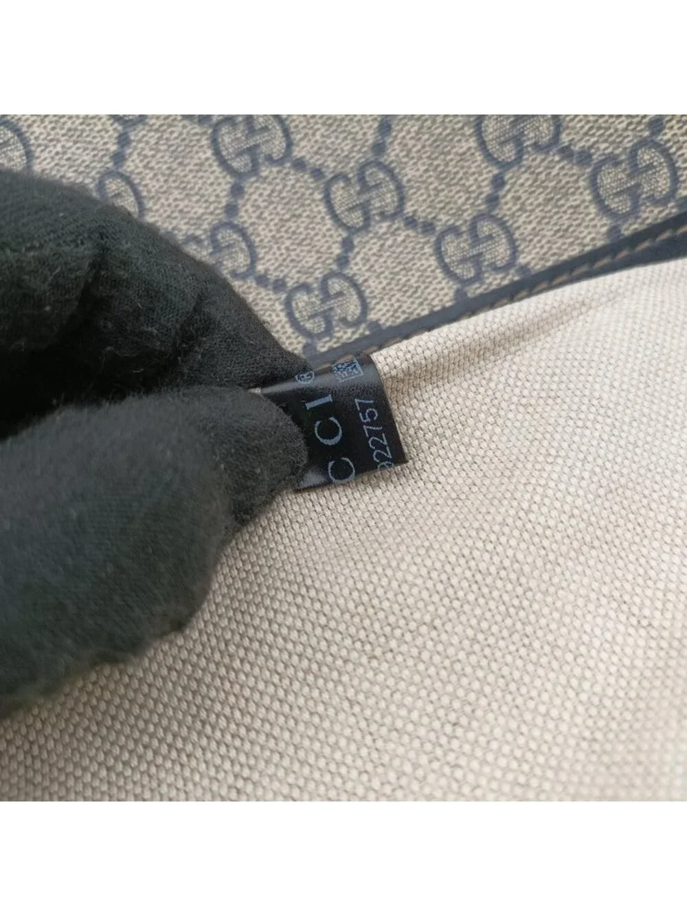 Gucci brand color